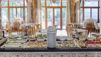 Desayuno buffet incluido todos los días