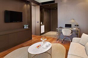 Deluxe Suite | Free minibar items, in-room safe, soundproofing, iron/ironing board - The G Hotels Istanbul (Istanbul)
