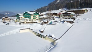 Aerial view - Wohlfühlhotel Martinerhof (Sankt Martin am Tennengebirge)