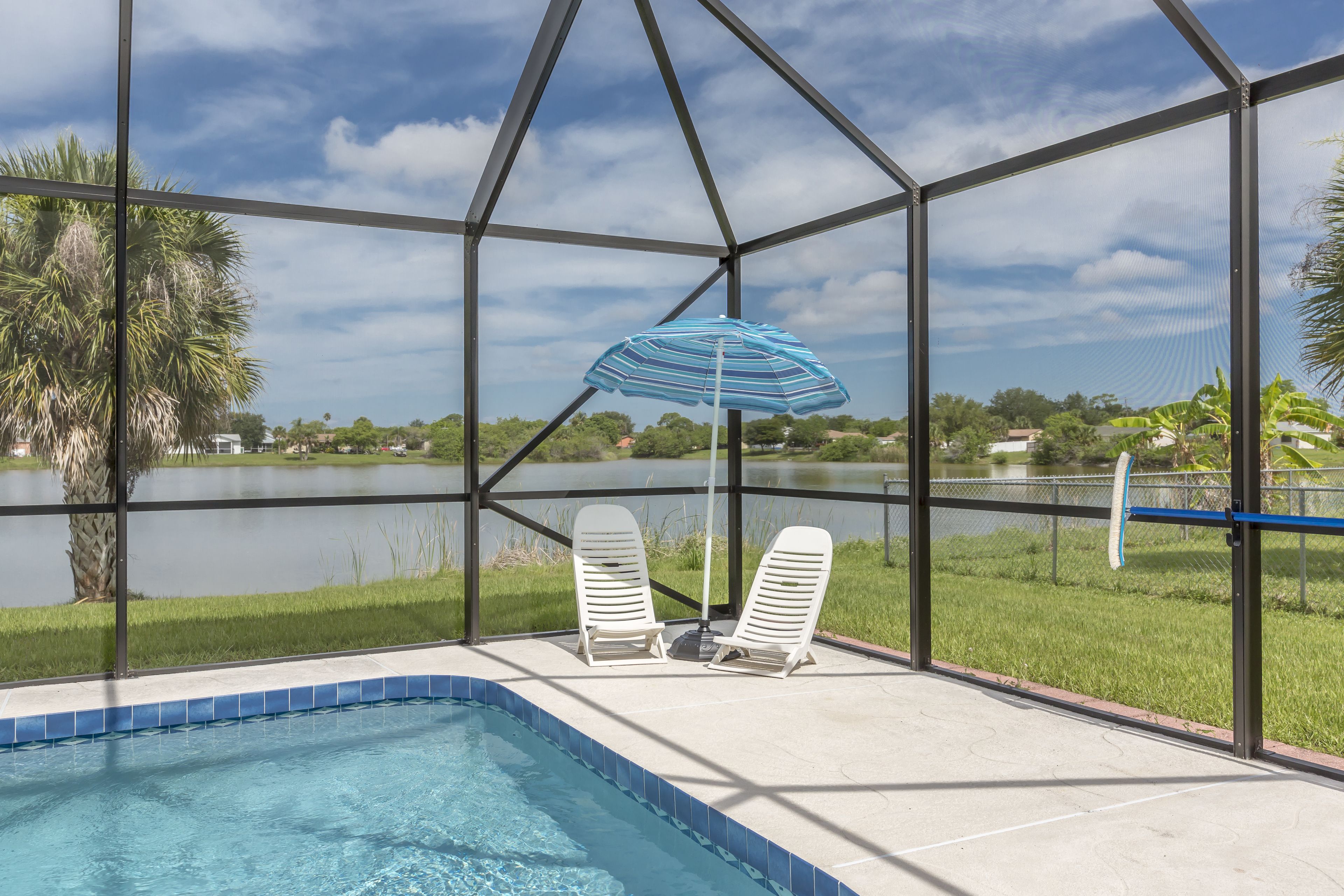 Außenpool, Liegestühle