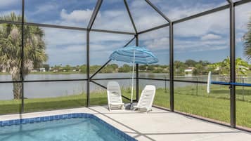 Außenpool, Liegestühle