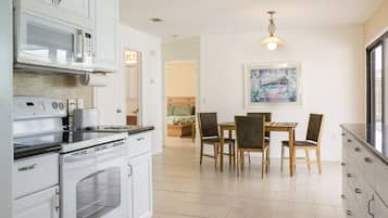 House, 2 Bedrooms, Private Pool, Lakeside (1.5 Bathrooms) | Private kitchen | Fridge, microwave, oven, stovetop