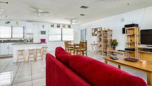 Living area - Chaves - Vacation Home (Port Charlotte)