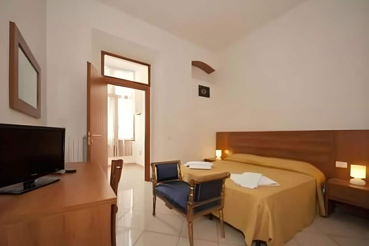 Minibar, in-room safe, desk, free cribs/infant beds