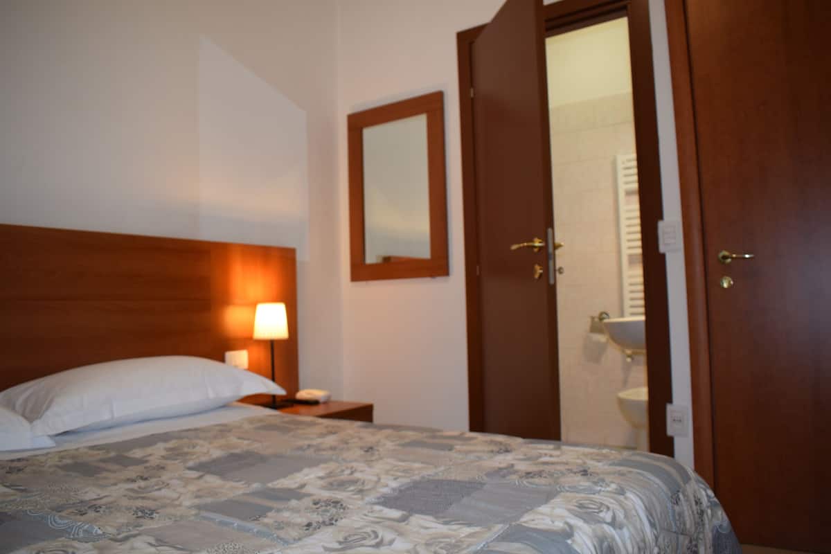 double room single use, private bathroom | minibar, in-room safe, desk, free cots/infant beds