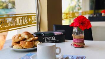 Dagelijks continentaal ontbijt inbegrepen