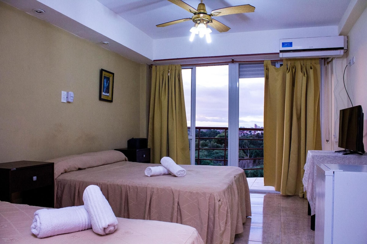 1 habitación y ropa de cama