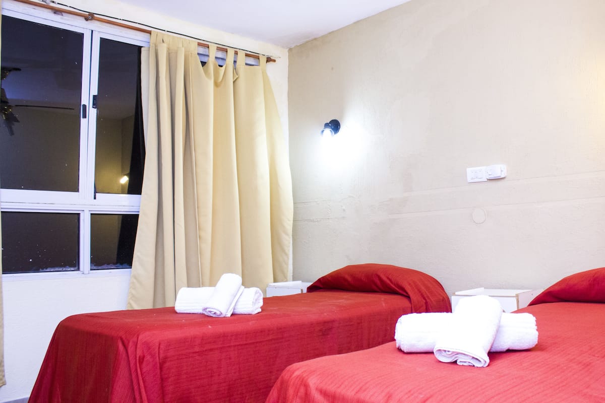 Habitación doble | 1 habitación y ropa de cama