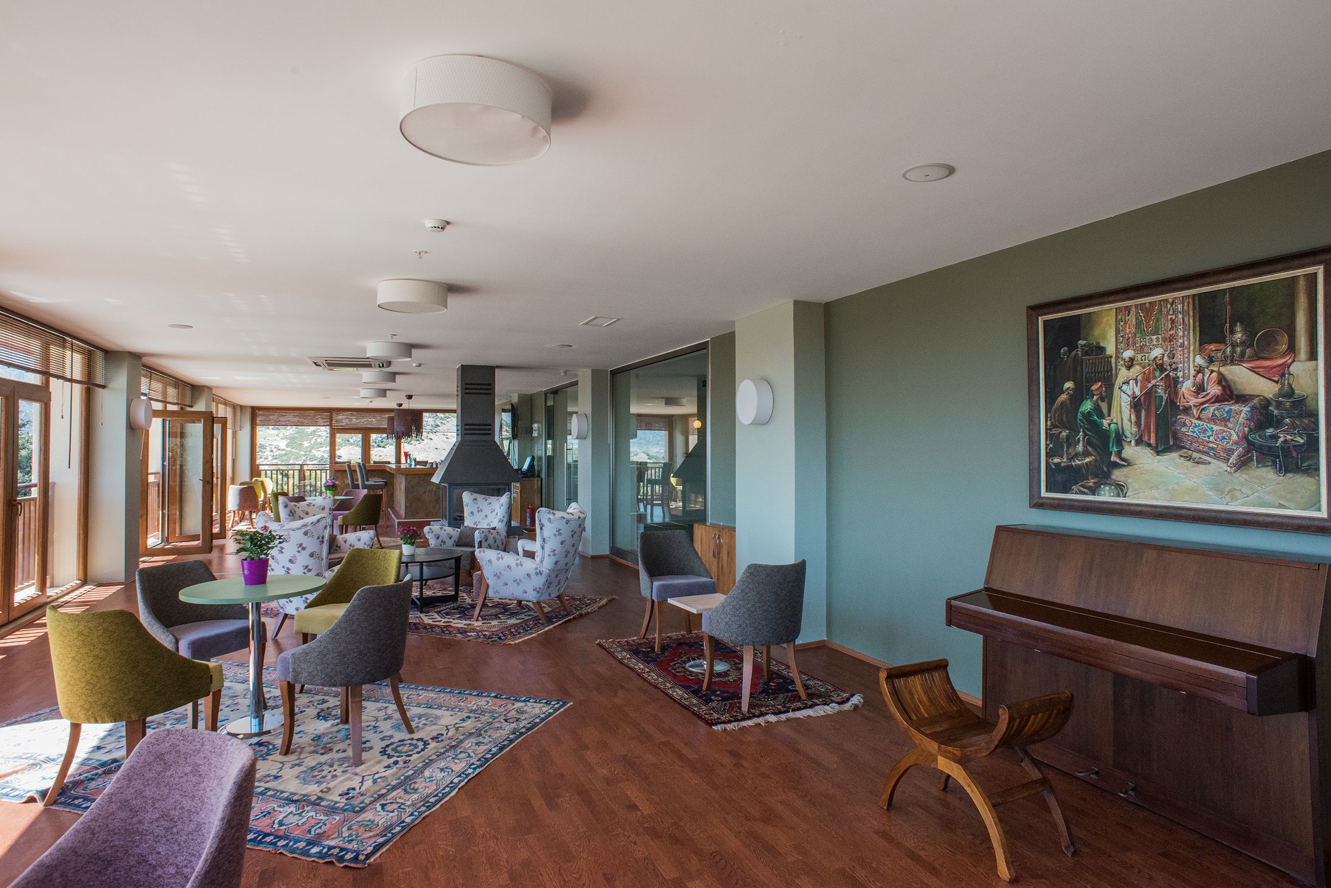 Lobby lounge