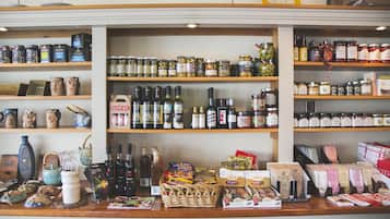 Snack bar