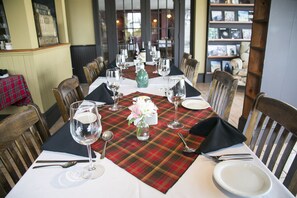 تقديم الإفطار والغداء والعشاء