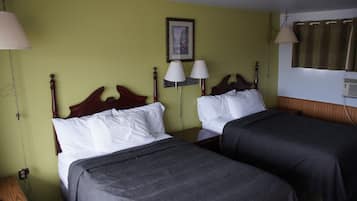 Habitación estándar doble, 2 camas dobles, no fumadores | Sistema de insonorización, wifi gratis, ropa de cama