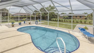 Innenpool, Außenpool