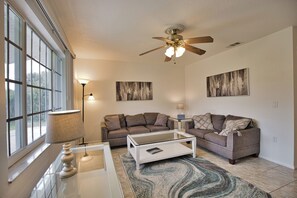 House, 3 Bedrooms, Private Pool (Vacation Home) | Living area