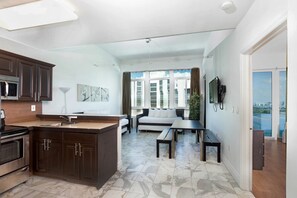 Fridge, microwave, coffee/tea maker, toaster - New Point Miami Beach Apartments (Miami Beach)