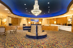 Lobby lounge - New Point Miami Beach Apartments (Miami Beach)