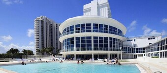 New Point Miami Beach Apartments