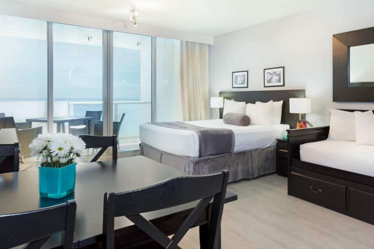 1 bedroom, in-room safe, laptop workspace, blackout drapes