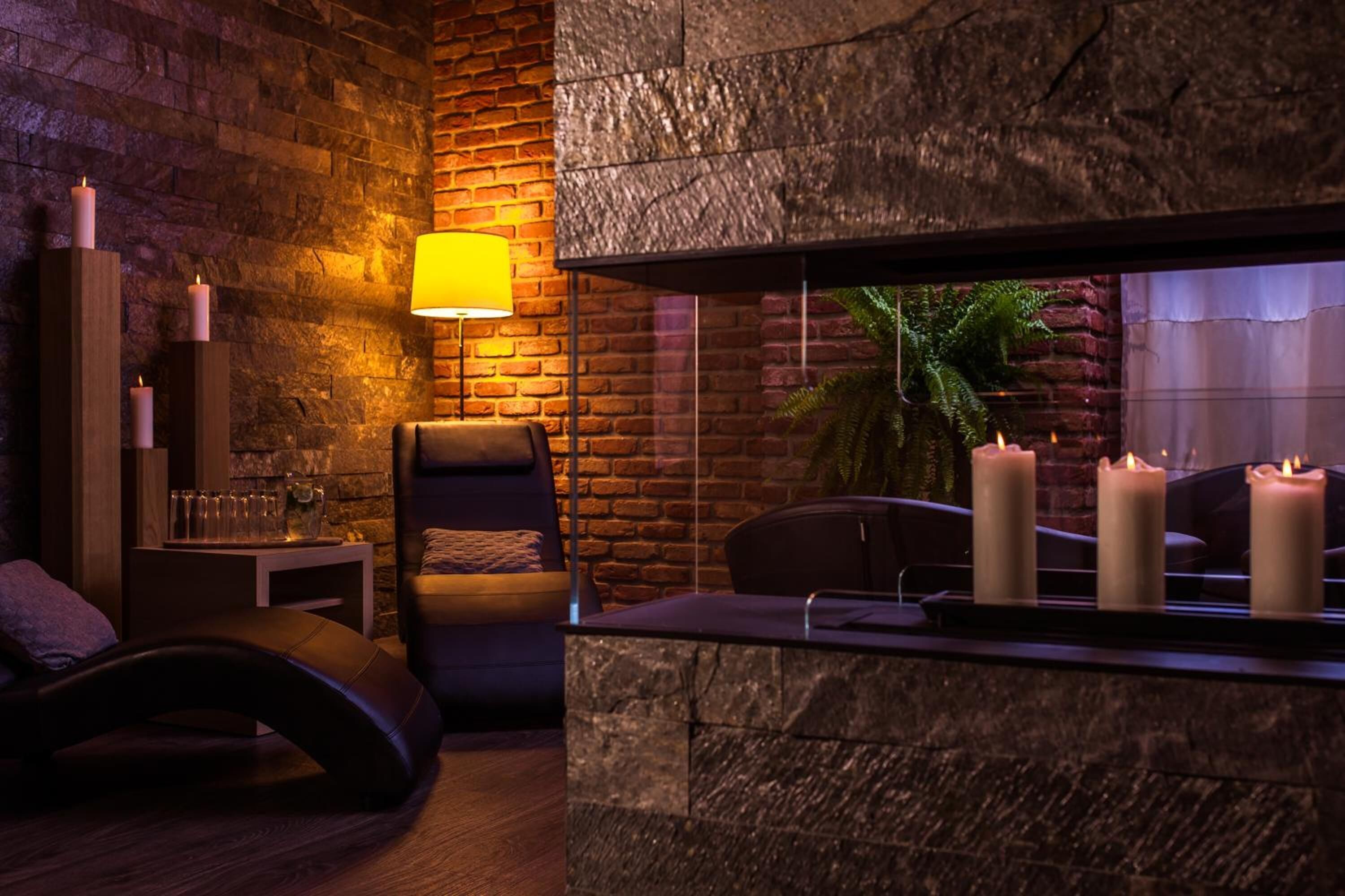 couples treatment room(s), body treatments, body scrubs, facials