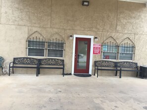 Property entrance - Albany Inn & RV Campground (Albany)