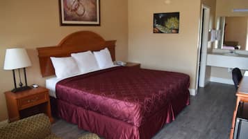 NonSmoking 1 King Bed | Free WiFi, bed sheets