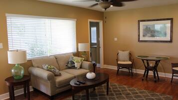 Suite, 2 habitaciones | Sala de estar en el lobby