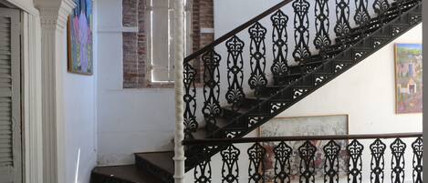 Old Drawing Room | سلم