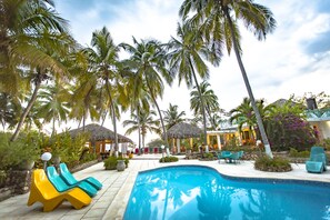 Outdoor pool - Hôtel Restaurant Cyvadier Plage (Jacmel)