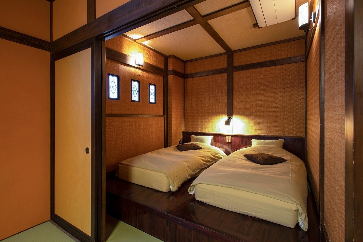 WiFi (free), bed sheets
