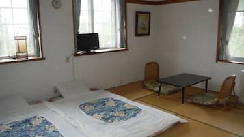 1 bedroom, desk, blackout curtains, free WiFi