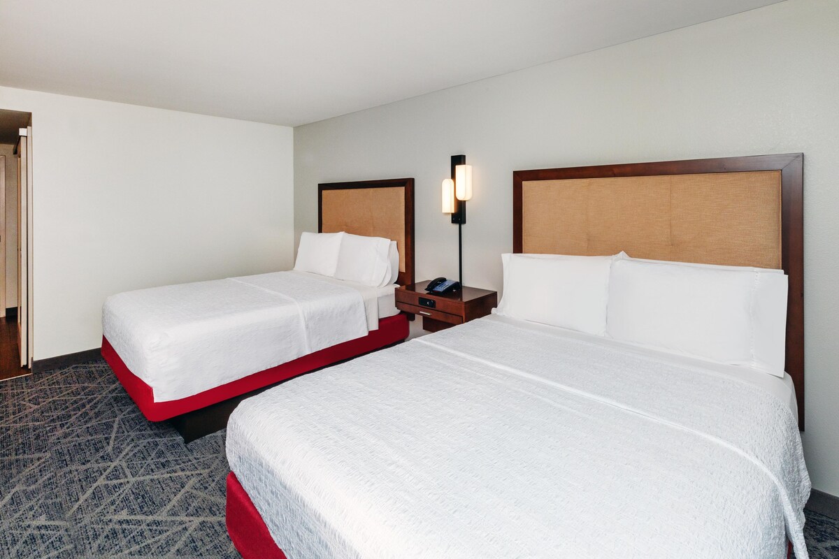 Room, 2 Queen Beds, Accessible, Non Smoking (Hearing Impaired)