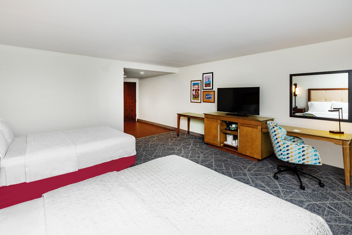 Room, 2 Queen Beds, Accessible (Hearing Impaired)