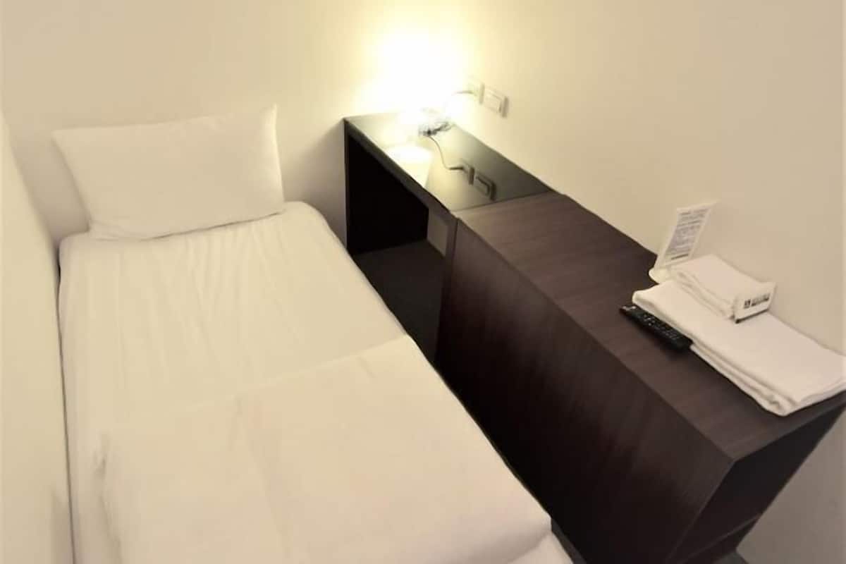 Down duvets, desk, free WiFi, bed sheets