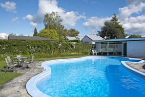 Outdoor pool - Garden Court Motel (Tauranga)