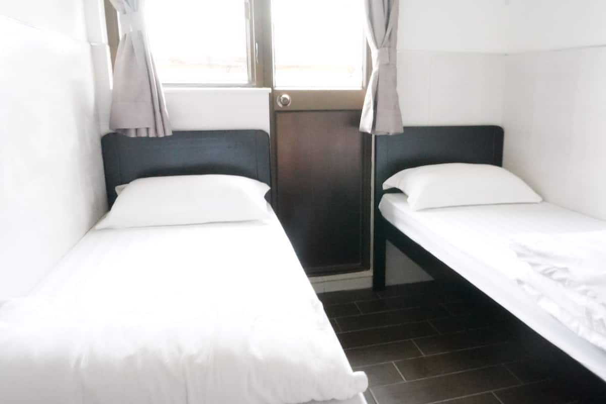 Rideaux occultants, Wi-Fi gratuit, draps fournis