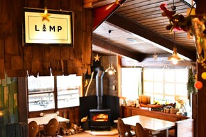 Breakfast, lunch and dinner served - Guest House Lamp (Shinano)