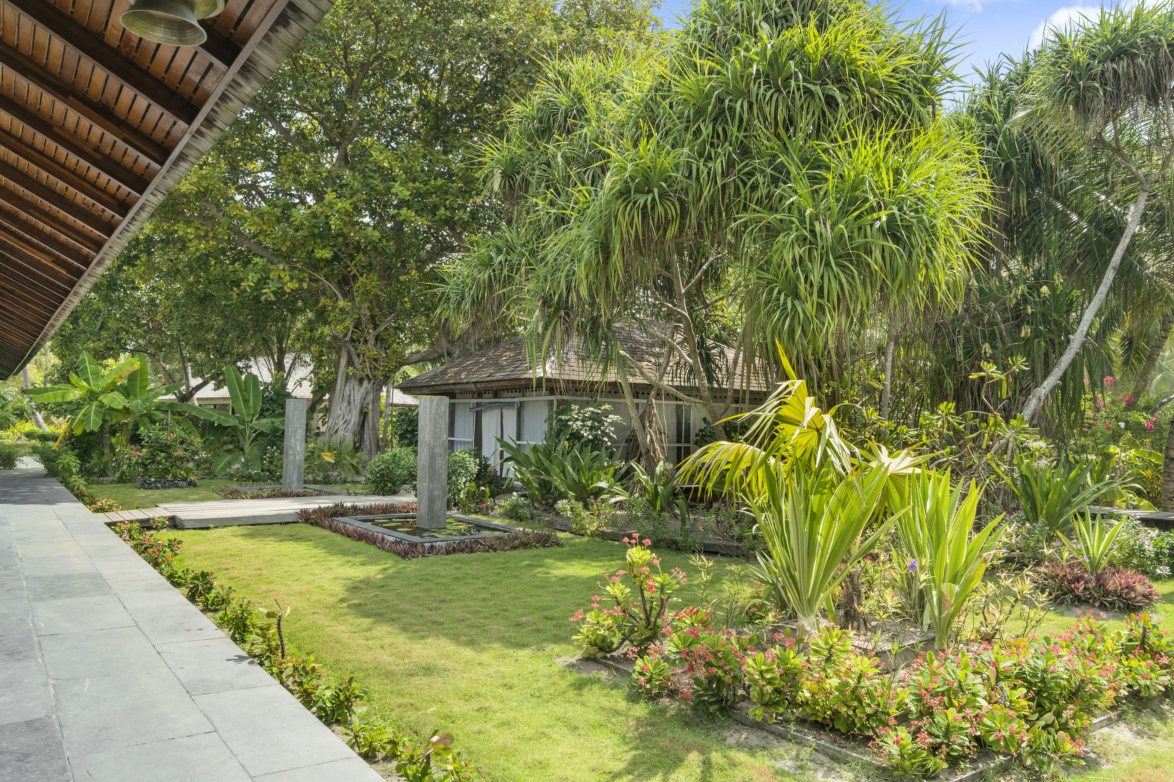 couples treatment room(s), body treatments, hot stone massages