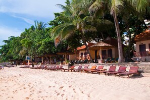 Bungalow, Beachfront | Beach | Private beach, white sand, sun loungers, beach umbrellas - Kim Hoa Resort (Phu Quoc)