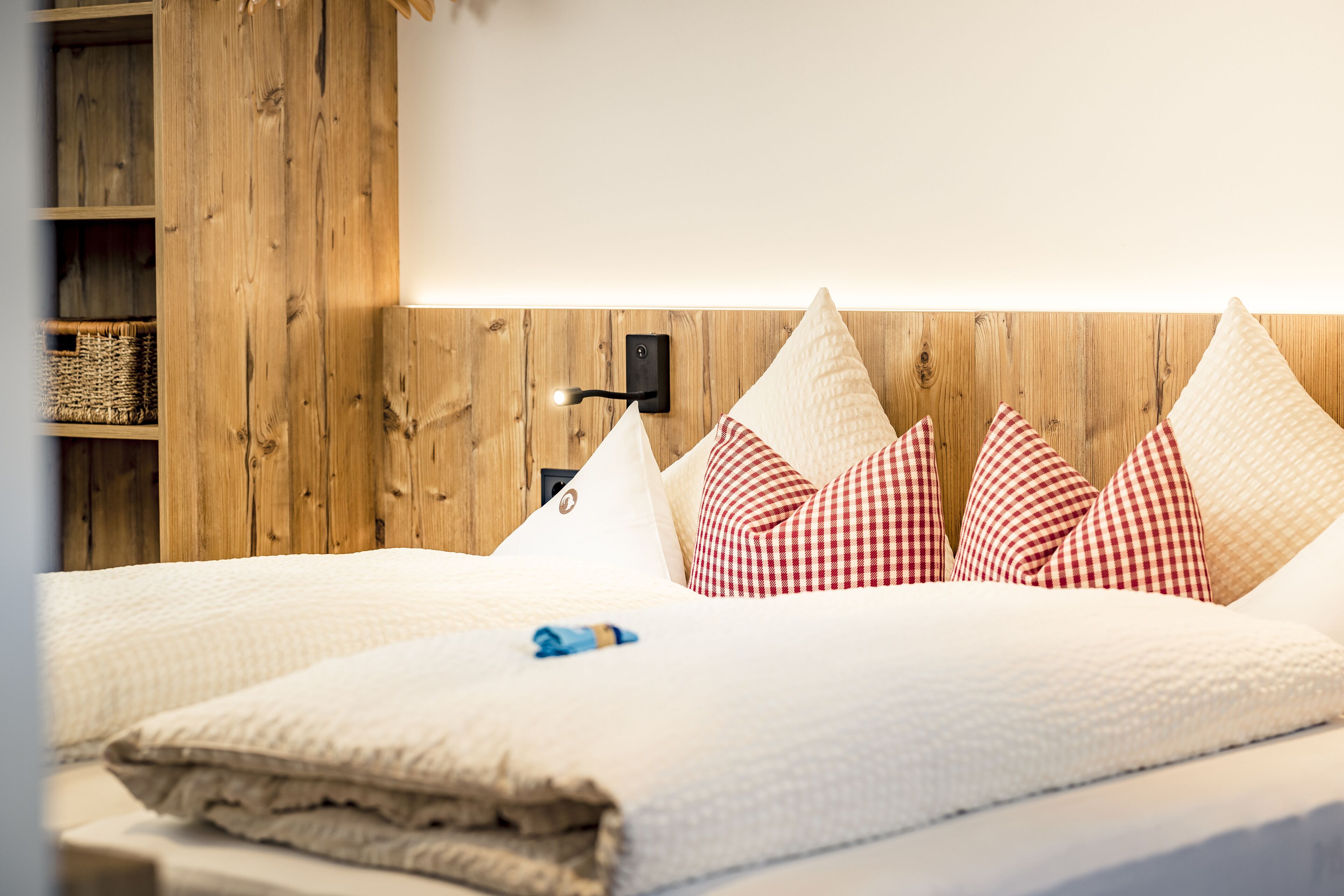 comfort triple room, private bathroom | down duvets, in-room safe, free wifi, bed sheets