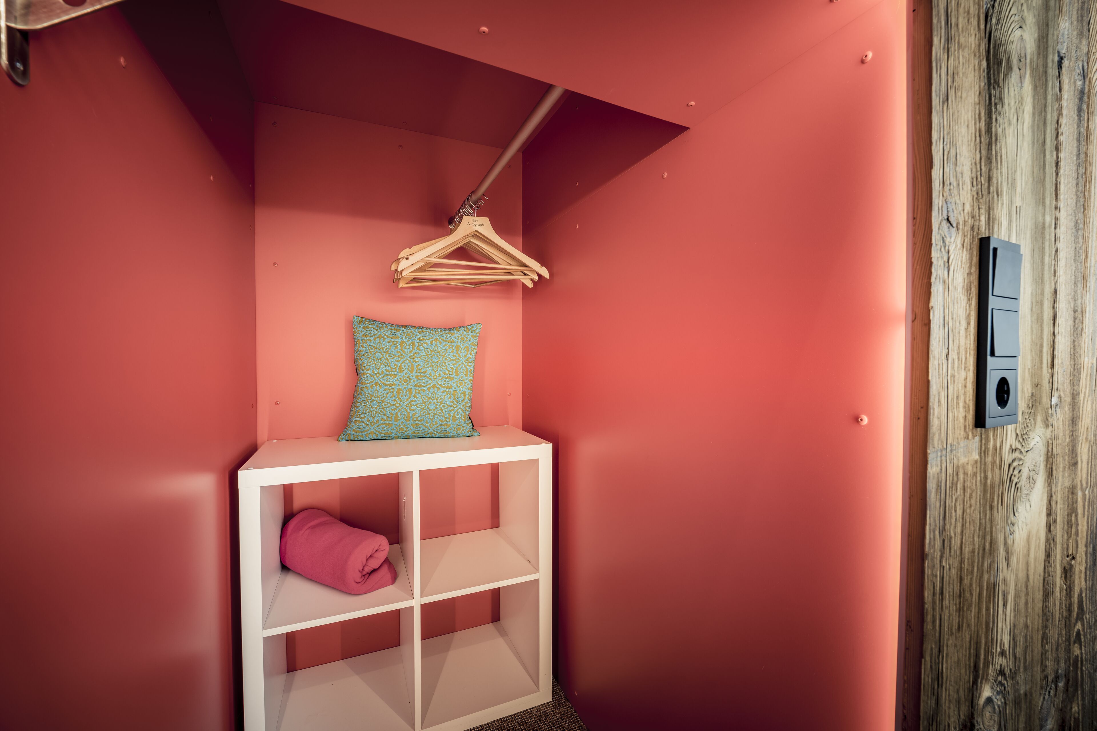 design double room, private bathroom | wardrobe