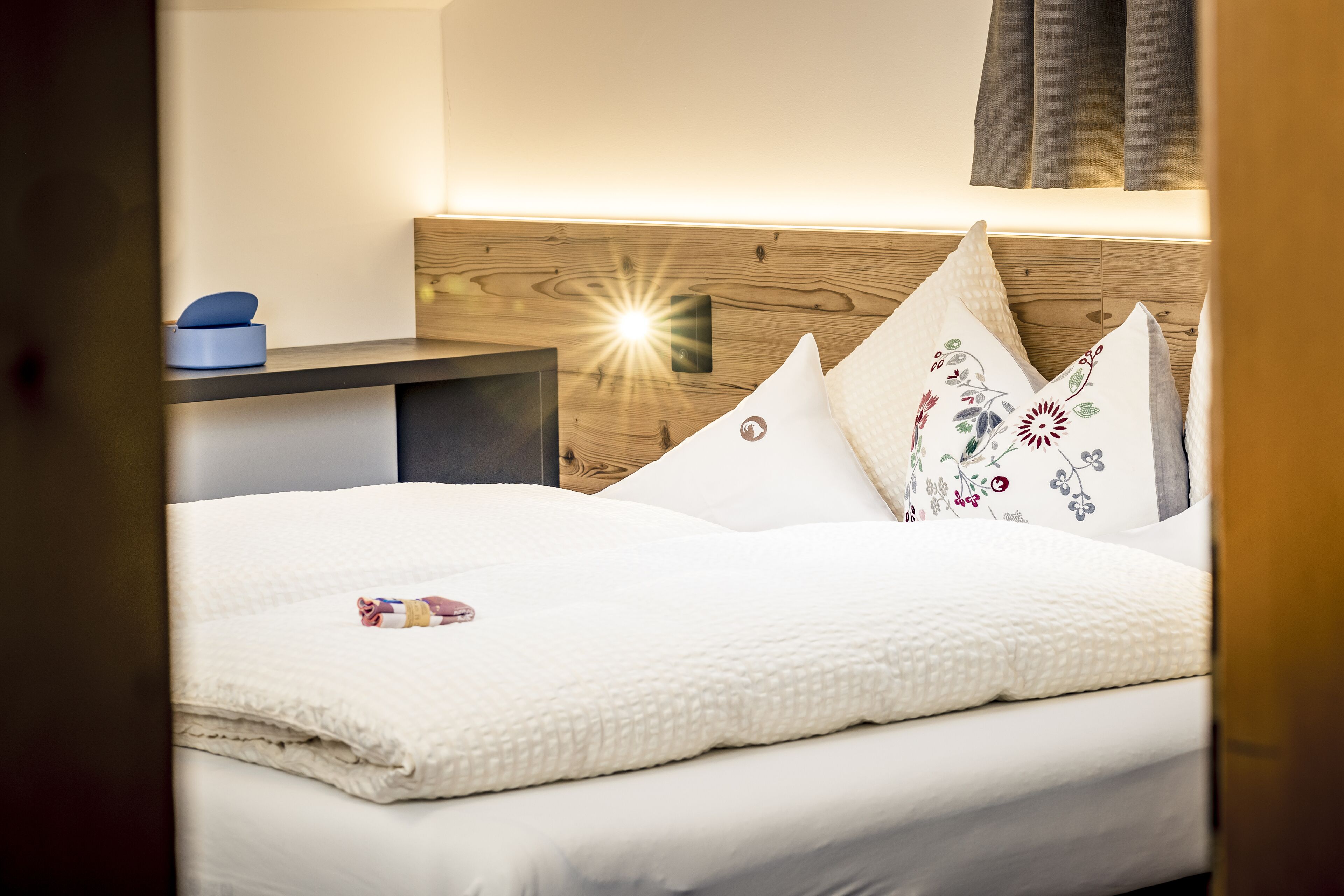 comfort triple room, private bathroom | down duvets, in-room safe, free wifi, bed sheets