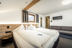 Comfort Triple Room, Private Bathroom