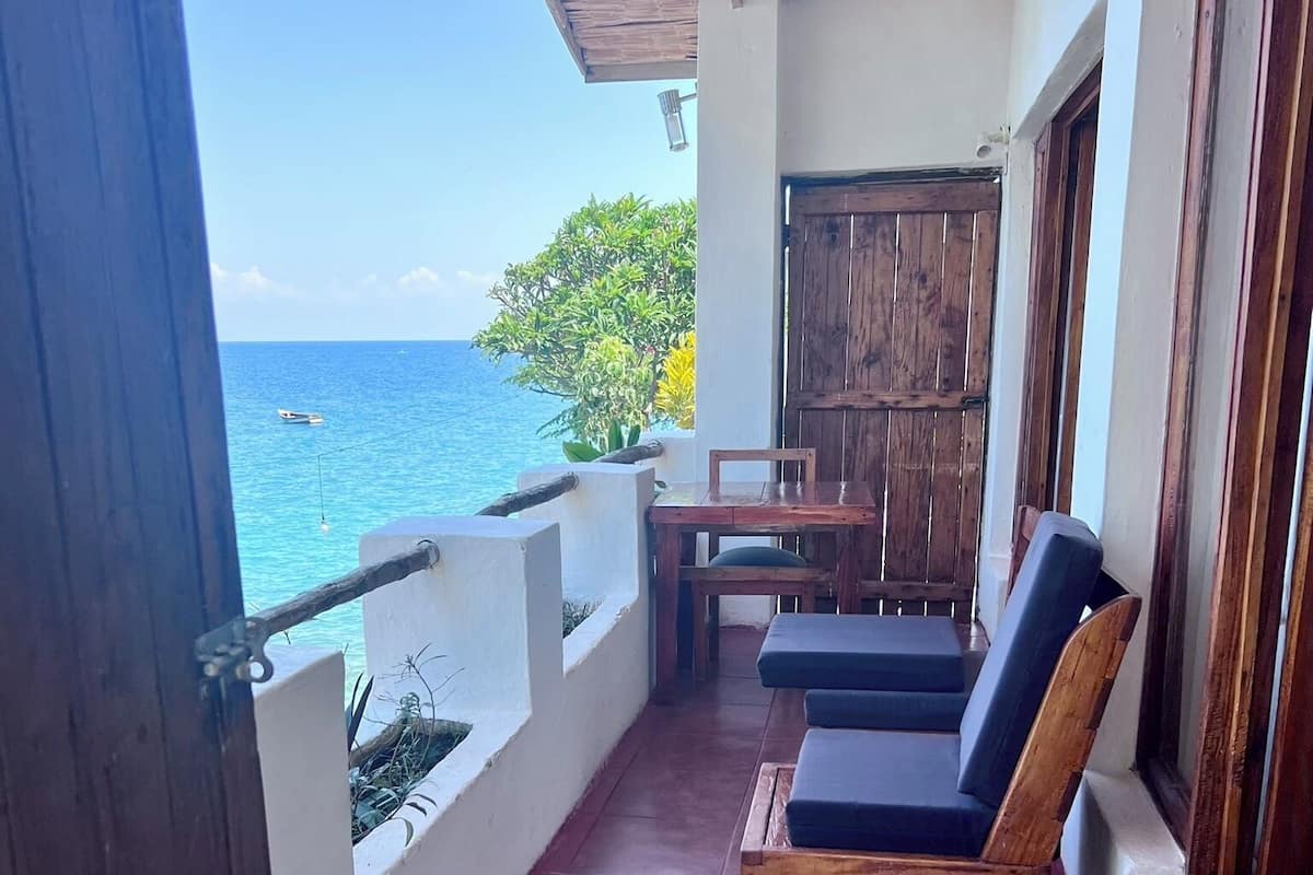2 bedrooms, in-room safe, individually decorated, individually furnished