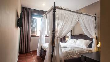 Premium bedding, Select Comfort beds, individually furnished, desk