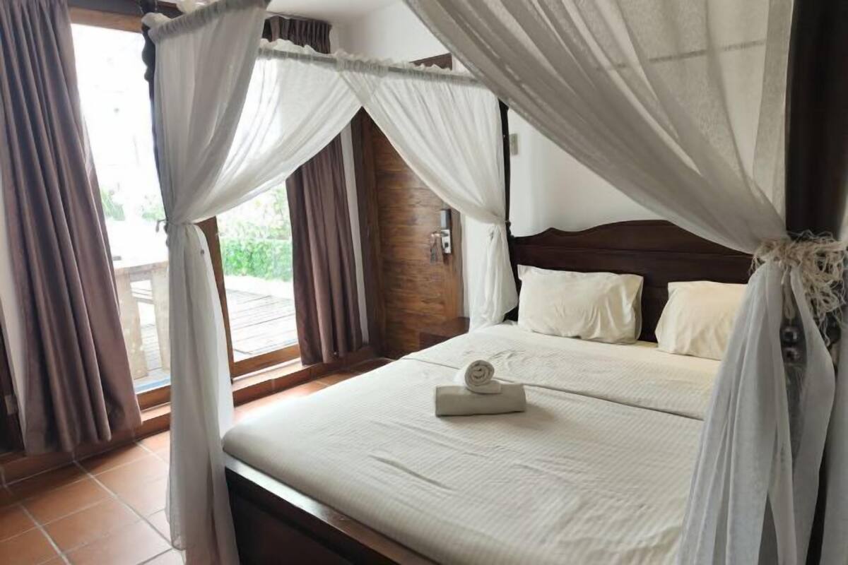 Premium bedding, Select Comfort beds, individually furnished, desk