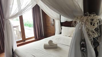 Deluxe Double Room, 1 King Bed, Balcony | Premium bedding, Select Comfort beds, individually furnished, desk