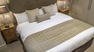 Apartment, 2 Bedrooms (2 Bathrooms) | In-room safe, desk, soundproofing, iron/ironing board