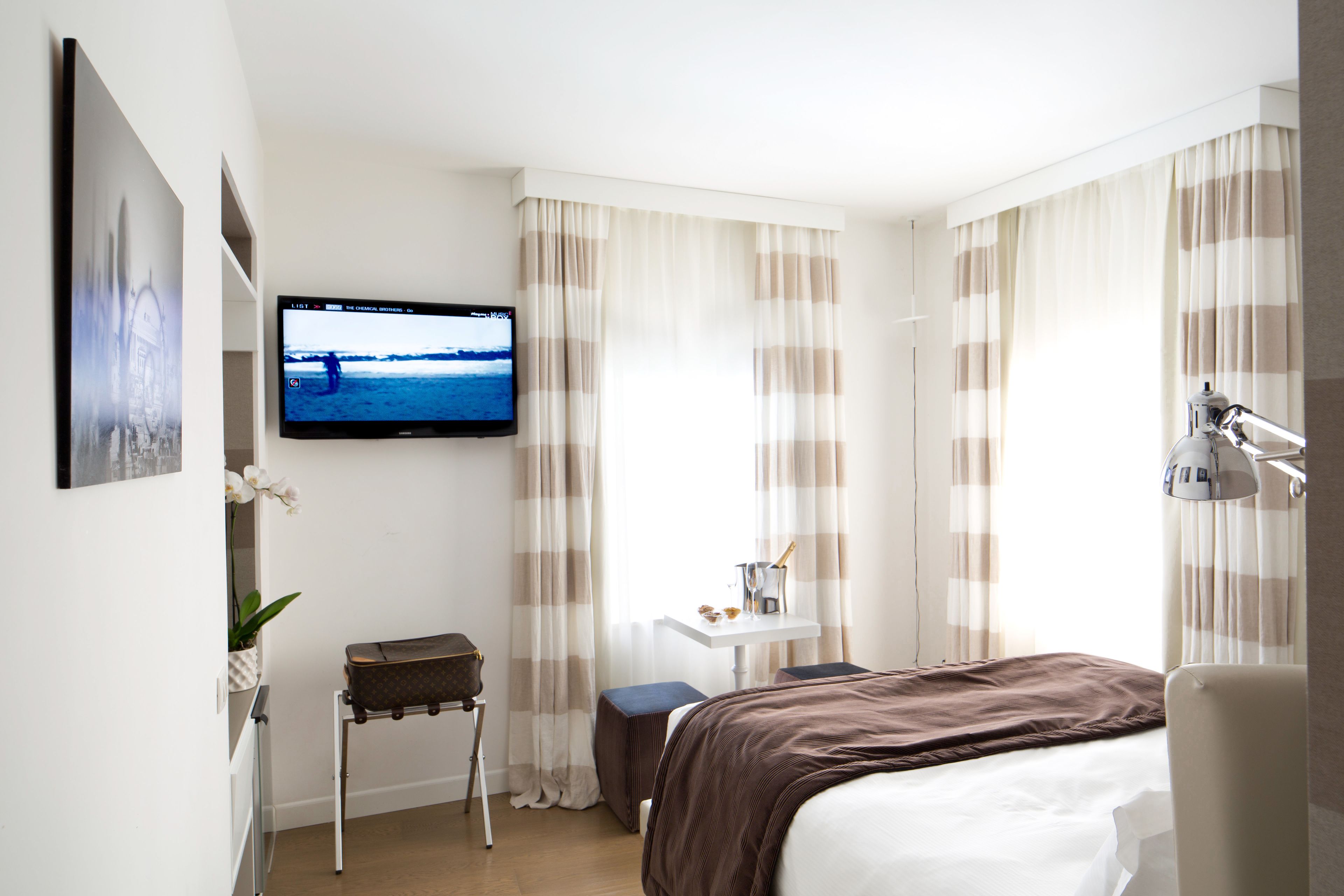 Photo - Via Del Corso Home