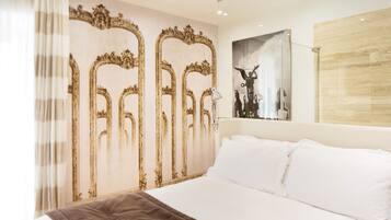 In-room safe, soundproofing, free WiFi, bed sheets