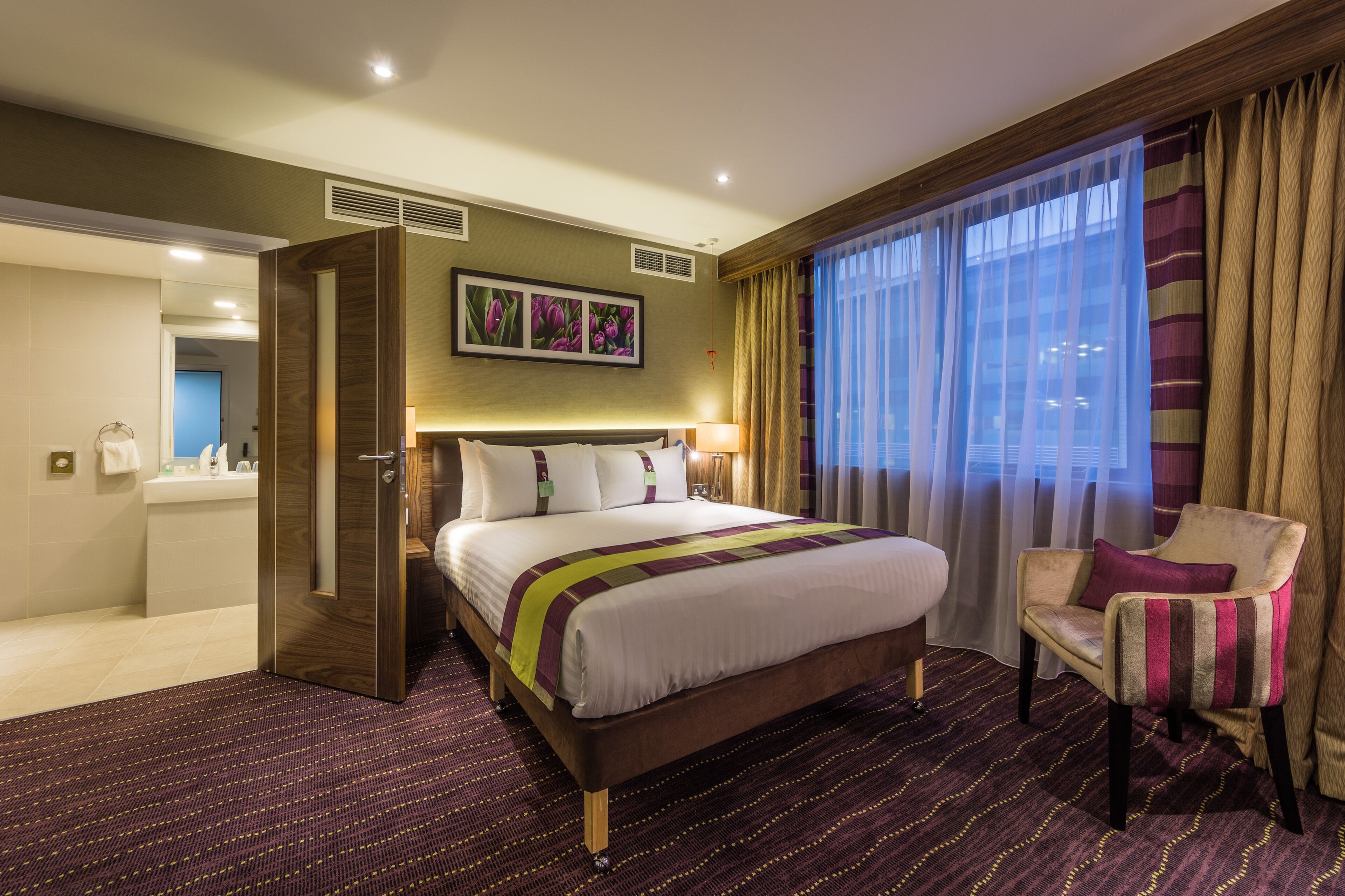 standard room, 1 double bed with sofa bed | 1 bedroom, in-room safe, desk, laptop workspace